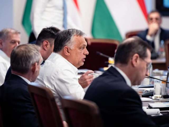 Rendeleti kormányzás, veszélyhelyzet fenntartása